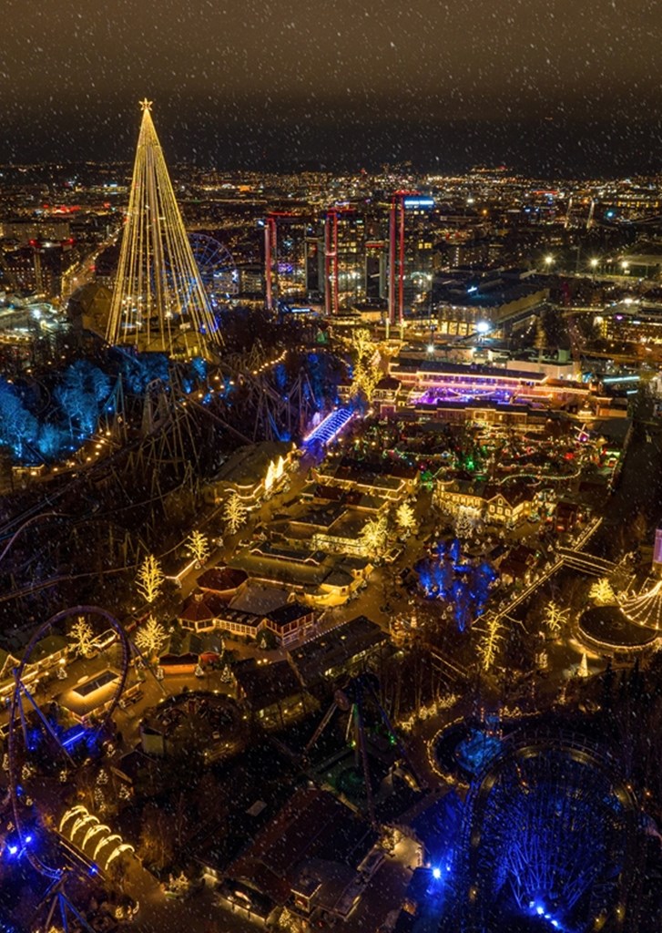 Weihnachten in Liseberg Poster von Robin Holmkvist Printler