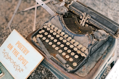 Poesie auf einer alten Schreibmaschine