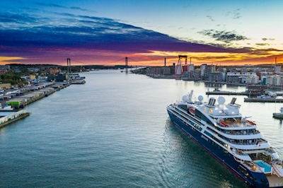 Statek wycieczkowy opuszcza Göteborg