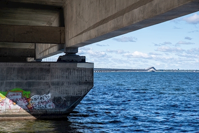 Sob a Ponte Öland