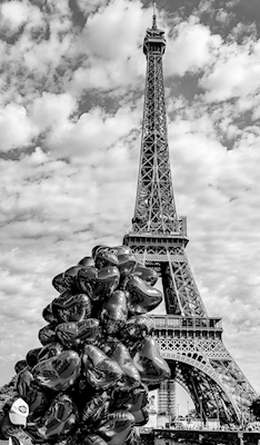 Cloudy days in Paris