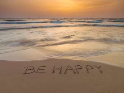 Bądź szczęśliwy na plaży