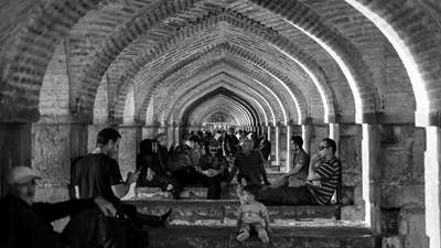Sotto il ponte in Iran