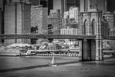 Brooklynský most a East River
