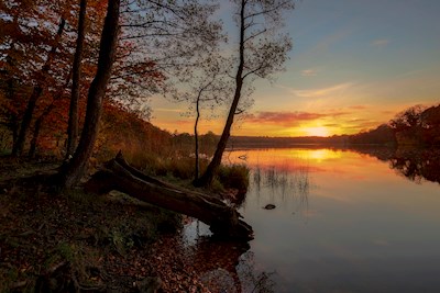 Auringonlasku Häckebergasjönissä