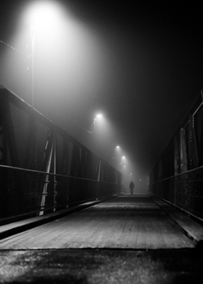 Pont dans le brouillard