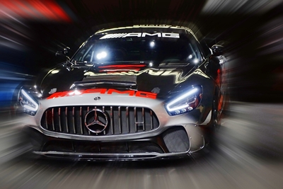Hastighet: Mercedes AMG GT4