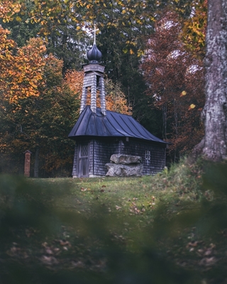 Cappella nel bosco