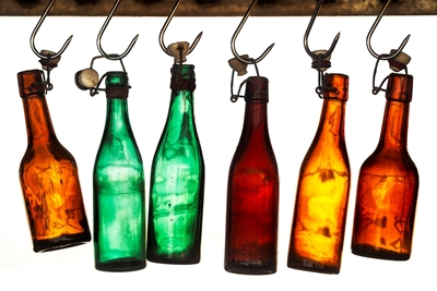 Färgglada flaskor