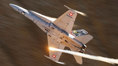 Det sveitsiske flyvåpenet F-18 Hornet
