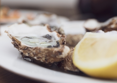 Oesters op bord
