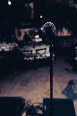 Lonesome microphone