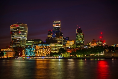 Londoner Skyline bei Nacht