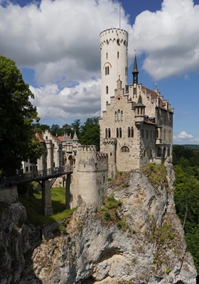 Castillo de Lichtenstein en verano