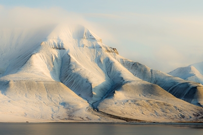 Hjortfjellet from Longyearbyen
