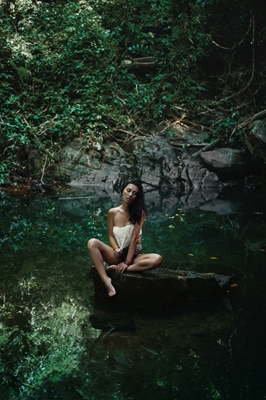 Asiatisk flicka i Jungle Lake