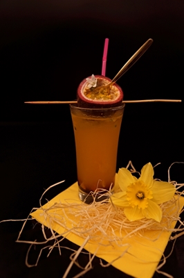 Cocktail cassis passion fruit