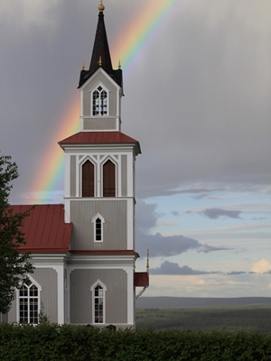 Kirken og regnbuen