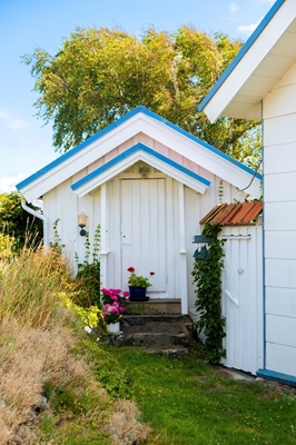 Lille hvid svensk hytte