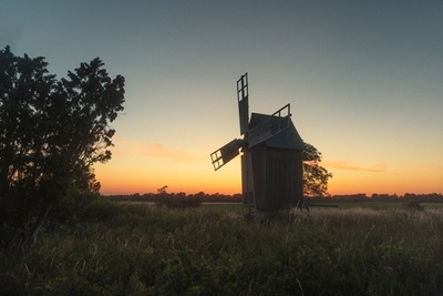 O moinho de vento na noite de verão 