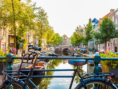 Gammal cykel i Amsterdam