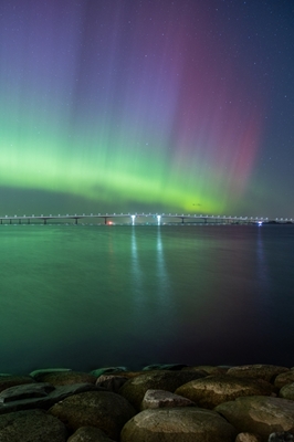 Aurora boreal sobre a Ponte Öland