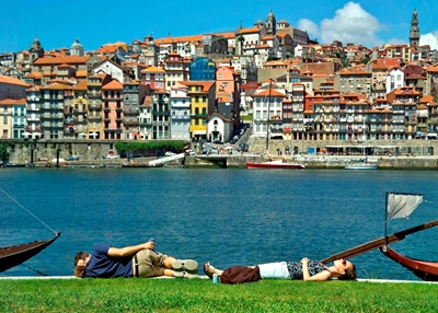 Gamla stan i Porto med Douro