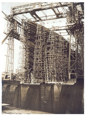 RMS Titanic in der Werft