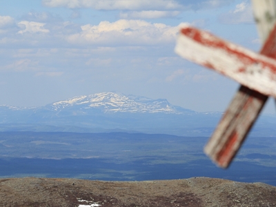 The mountain and the cross 