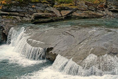 Mindre vattenfall nära Abisko