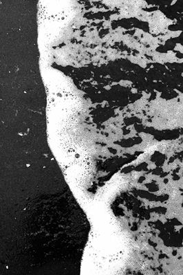 Sea foam in black and white 2