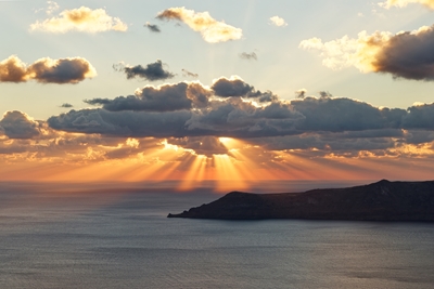 Zonnestralen in Santorini