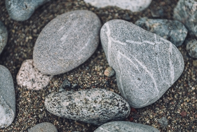 Stenar på stranden
