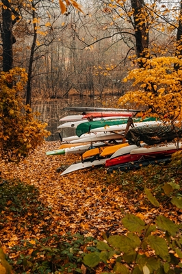 Kajaky v podzimních barvách