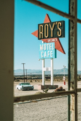 Roy's Motel & Cafe od strony drogi a
