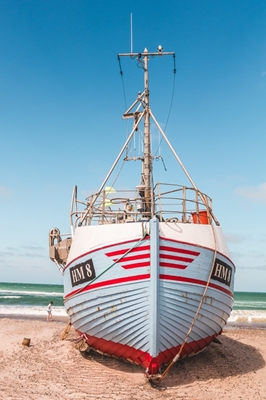 Rybářská loď na pláži