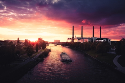 Auringonlasku Wolfsburgissa