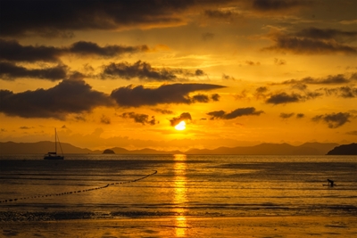 Solnedgang ved havet