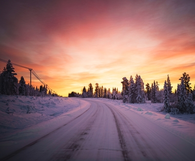 Wschód słońca w północnej Szwecji