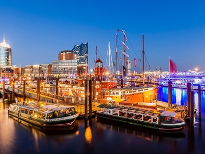 Port w Hamburgu nocą