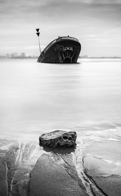 Ship wreck Uwe near Hamburg