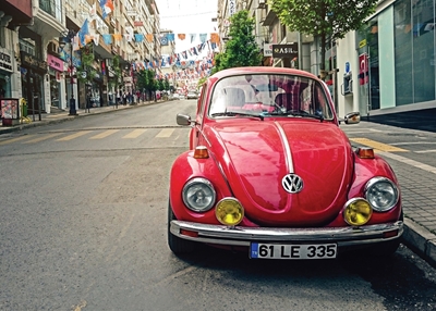 Czerwony VW Beetle 