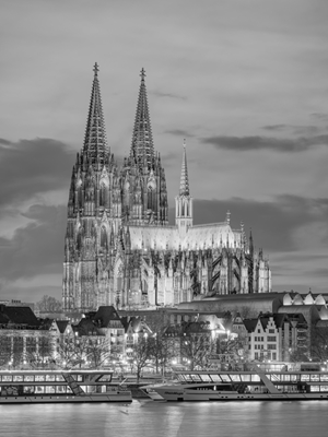 Catedral de Colonia en blanco y negro