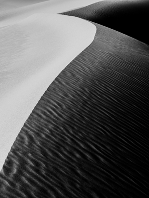 Abstract sanddunes black white