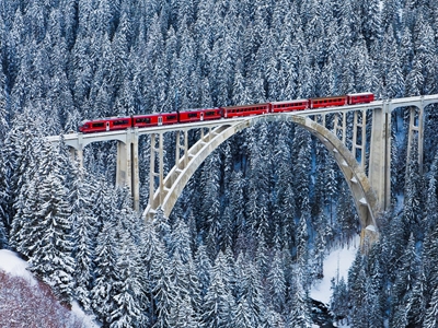 Rhaetian rautatie Sveitsissä