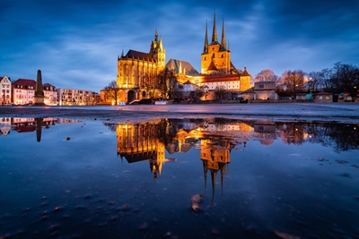 Erfurts katedral i spegeln