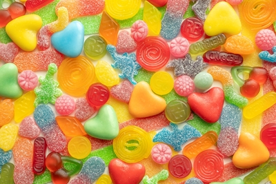 Lustige regenbogenfarbene Süßigkeiten