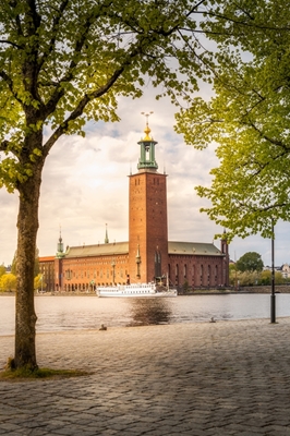 Ratusz w Sztokholmie na wiosnę
