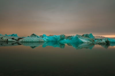 Jezioro lodowcowe na Islandii