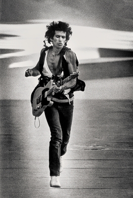 Keith Richards in full action.